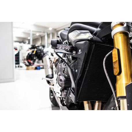 AILETTES AERODYNAMIQUES AVEC CACHE LATERAUX RADIATEUR SPEED TRIPLE 1200 RS