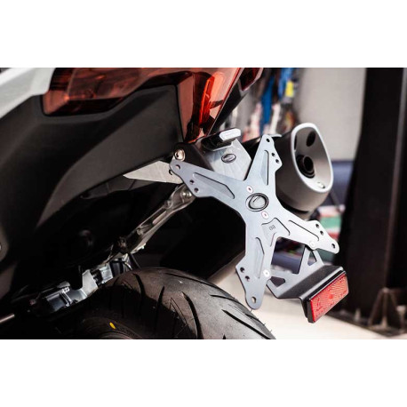 SUPPORT DE PLAQUE COURT YAMAHA T-MAX 560 EVOTECH 2025+