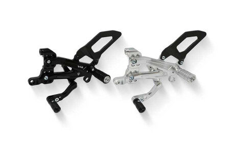 COMMANDES RECULEES REGLABLES CARBONE CNC RACING Ducati per serie Panigale V4