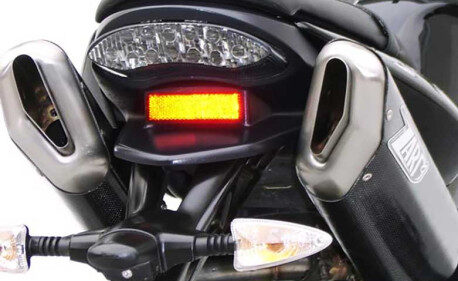 Double échappements position haute finition aluminium noir Zard