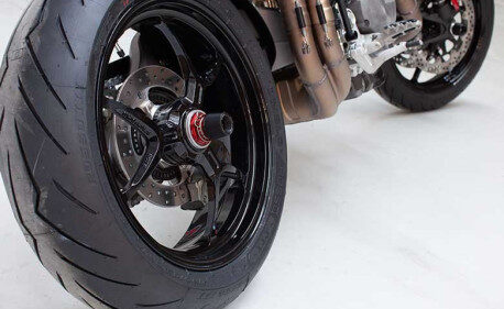 DUCATI HYPERMOTARD 821/939/950 ROULETTES DE PROTECTION ROUE ARRIERE EVOTECH