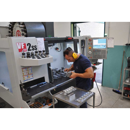 HOUSSE DE SELLE COMPATIBLE  DUCATI SCRAMBLER 400/800/1100 (15-22) MODÈLE CAPRI