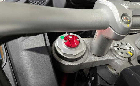 KIT BOUCHONS DE FOURCHE CNC RACING DUCATI