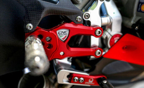 KIT COMMANDE RECULEES CNC RACING RPS EDITION LIMITEE TEAM PRAMAC DUCATI PANIGALE V2