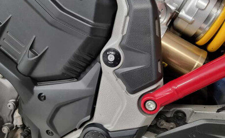 KIT DE 2 BOUCHONS DE CADRE CNC RACING DUCATI MULTISTRADA V4
