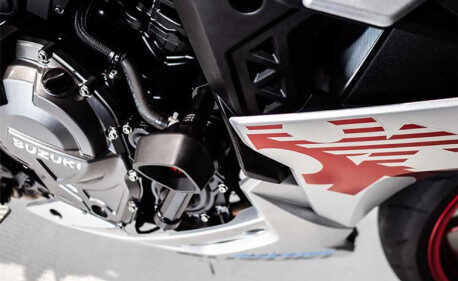 KIT ROULETTE DE PROTECTION SUZUKI GSX8 R 24