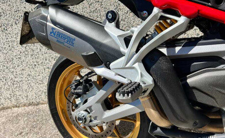PAIRE CHALEUR SILENCIEUX CARBONE MULTISTRADA V4 PIKES PEAK LIGNE AKRAPOVIC