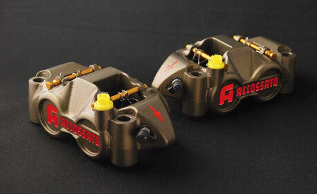 PAIRE ETRIER CNC MONOBLOC PISTONS ALU 34mm ENTRAXE 108mm