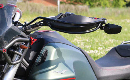 PAIRE PROTÈGE-MAIN CNC RACING MOTO GUZZI V85 TT