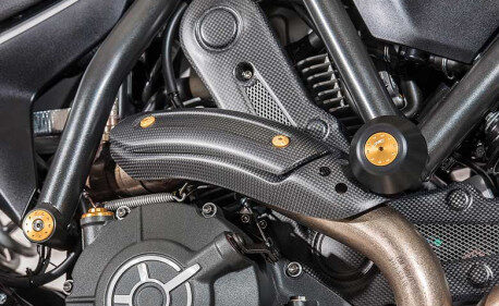 PARE CHALEUR CARBONE SCRAMBLER BRILLANT