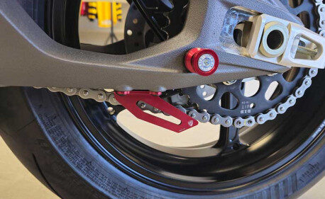 PROTECTION CHAINE INFERIEUR CNC RACING DUCATI