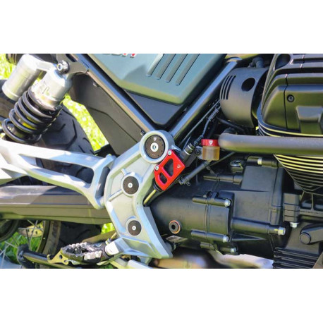 PROTECTION MAÎTRE-CYLINDRE DE FREIN ARRIÈRE CNC RACING MOTO GUZZI
