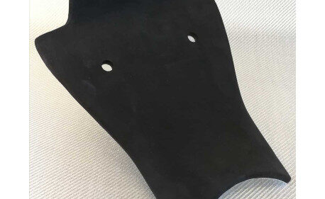 Selle Basic sur support avio fibre (longue)