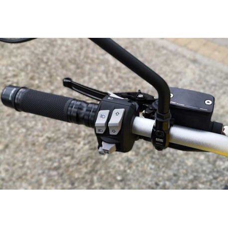 Support de rétroviseur maitre cylindre Brembo filletage droit M10