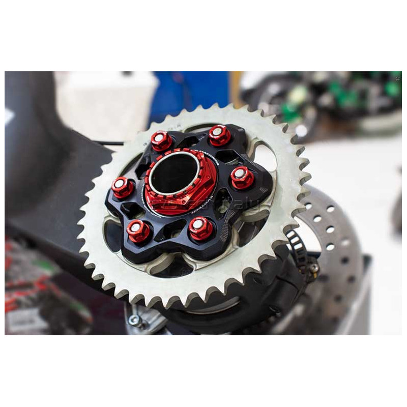 PORTE COURONNE ET ECROUS DUCATI PANIGALE V4