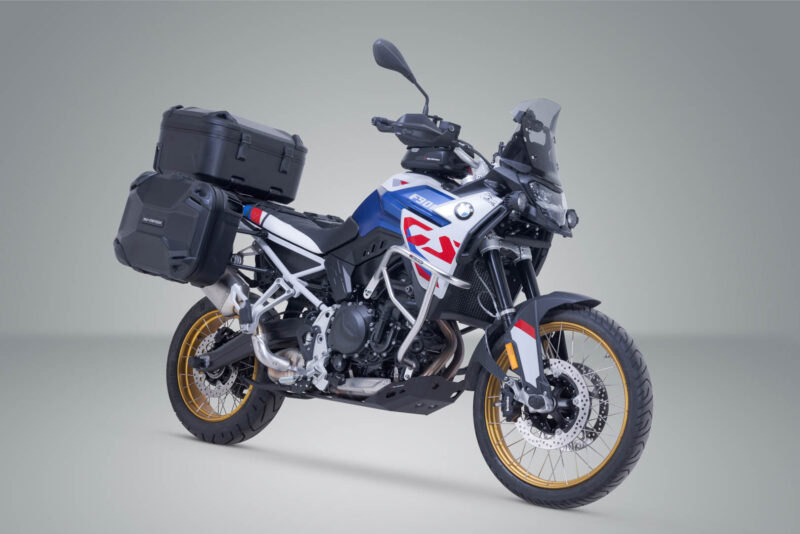 Kit Aventure DUSC avec topcase XL Noir. BMW F 850/900 GS Adv. P. support acier inoxy