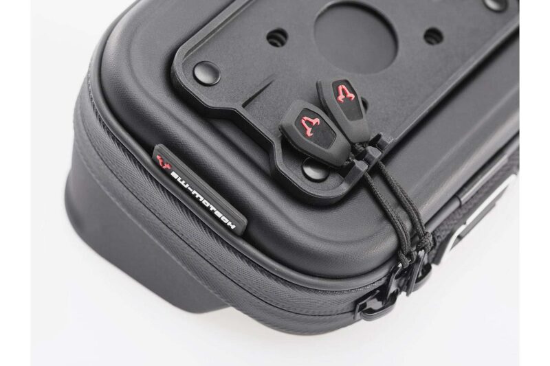 Navi Case Pro S Résistant aux projections deau. Noir.