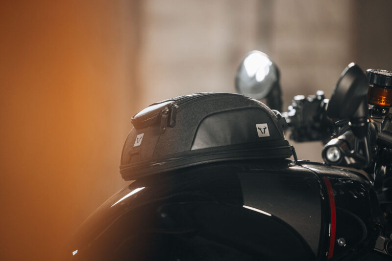 Legend Gear sacoche de réservoir magnétique LT3 3,5 l - 5,5 l. Fixation par aimants.