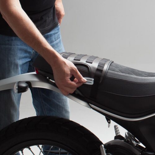 Crochet S pour sacoche lat. support Legend Gear Aluminium. Gris anodisé. Par paire.