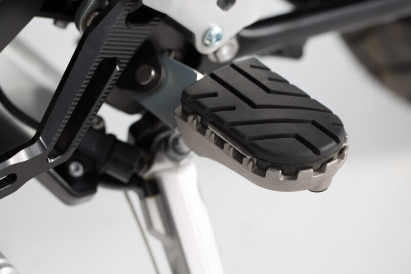 Kit de repose-pieds ION. Triumph Tiger 800/ 900/ 1200, Scram 1200.