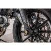 GARDEBOUE AVANT DUCATI SCRAMBLER CARBONE MAT