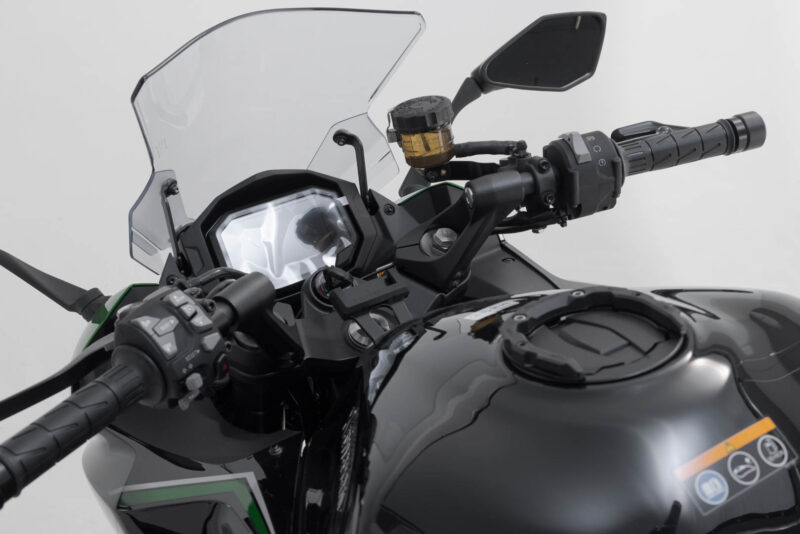 Support GPS pour guidon Noir. Kawasaki Z1000SX, Ninja 1000SX,1100SX/SE.