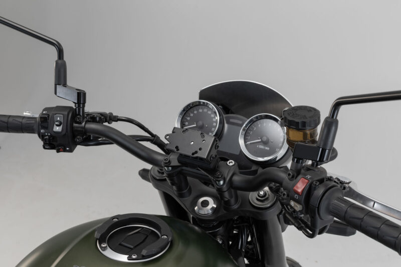 gps_08_646_10900_b_1_xl Support GPS pour cockpit Noir. Kawasaki Z900RS/ Cafe / SE (17-).