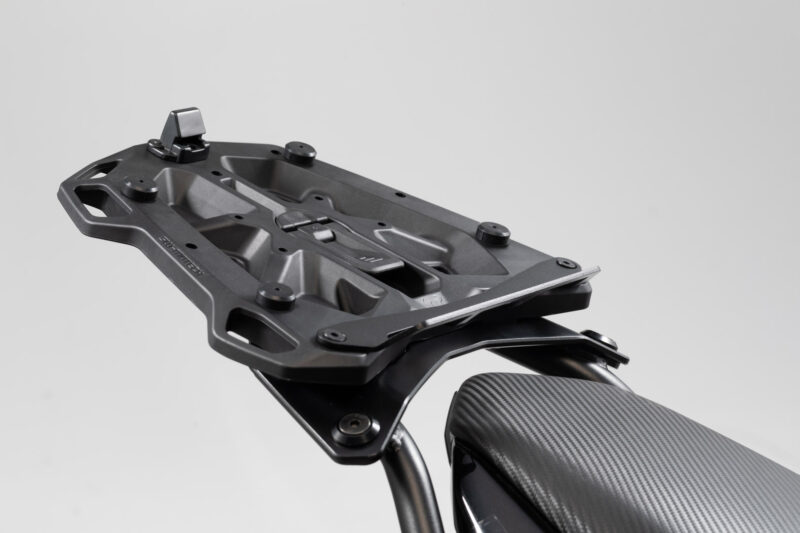 Platine dadaptation pour porte-bagage STREET-RACK Pour Givi/Kappa avec Monolock. Noir.