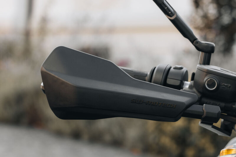 Kit protège-mains Sport Noir. Kawasaki Eliminator 500 (23-).