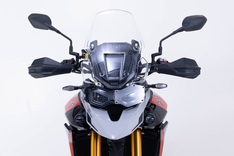 Kit protège-mains Adventure Noir. Filetage intérieur du guidon 6/8 mm.