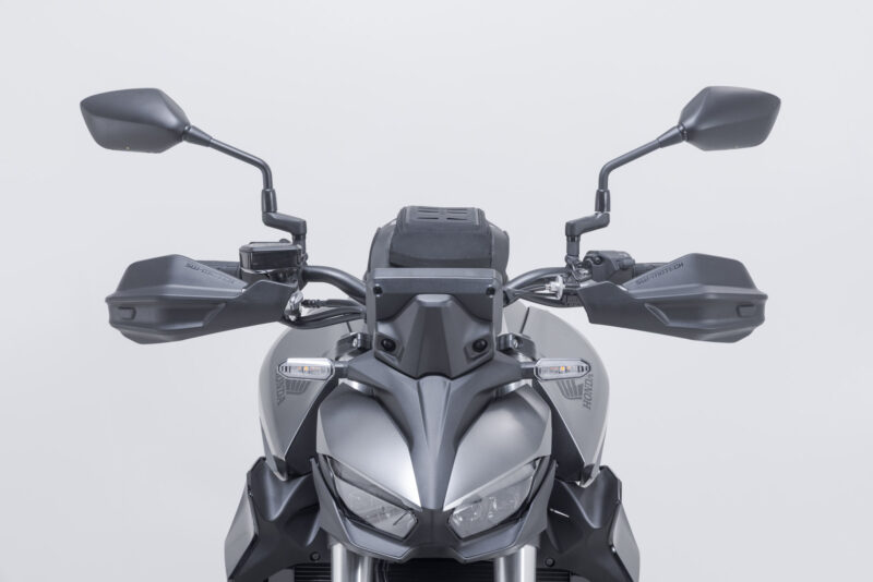 Kit protège-mains Adventure Noir. Pour guidon creux. De 22 mm à 1 pouce.