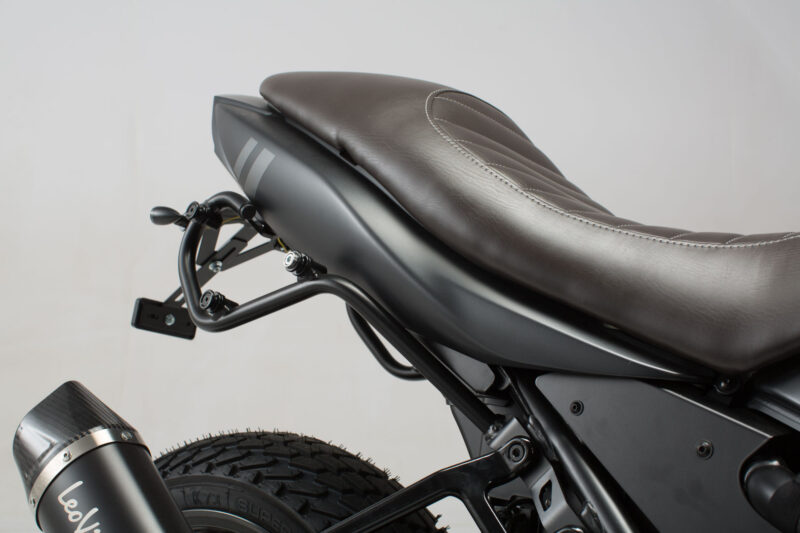 hta_05_670_11000_2_xl Support latéral droit SLC Suzuki SV650 ABS (15-), SV650 X (18-).