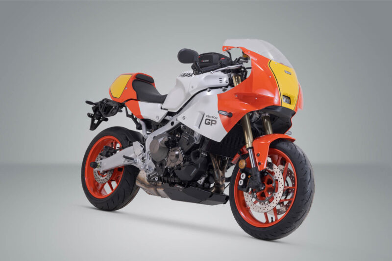 Support pour sacoche latérale droite SLC Yamaha XSR900 (21-) / GP (23-).