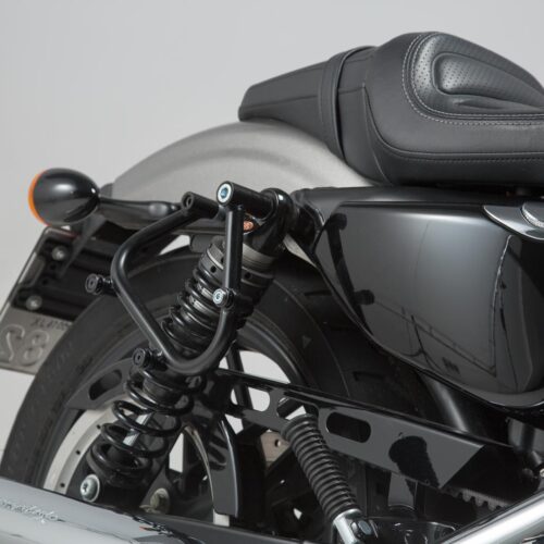 Support latéral droit SLC Harley Sportster modèles (04-).