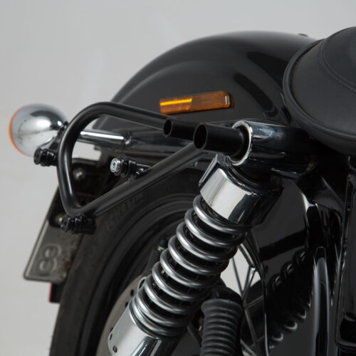 Support latéral droit SLC Harley Dyna modèles (09-17).