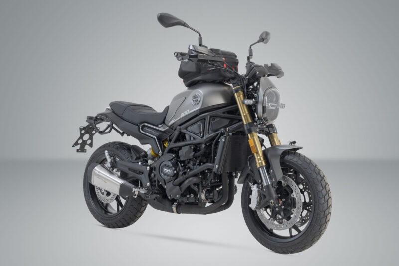 Support latéral gauche SLC Benelli Leoncino 800 / 800 Trail (21-).