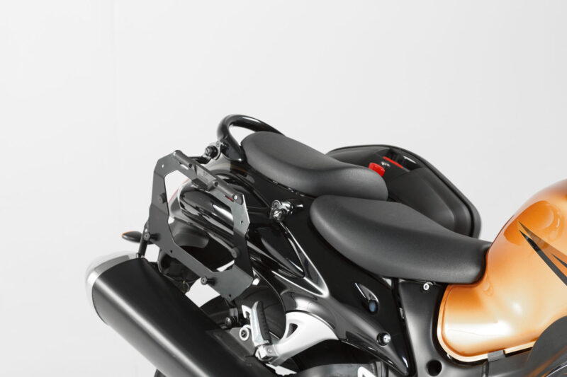 Support profilé EVO pour valises latérales Noir. Suzuki GSX 1300 R Hayabusa (08-20).