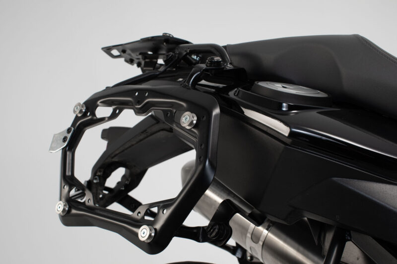 Support latéral PRO Noir. BMW F 800 / 700 / 650 GS (07-18).