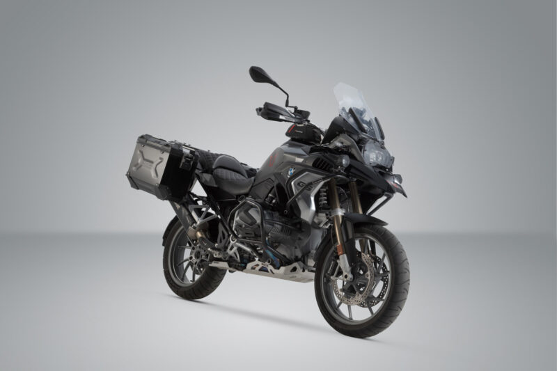 Kit valises TRAX ADV + Akrapovic. 45/37 l. BMW R 1250 GS/Adv/Rallye (18-).