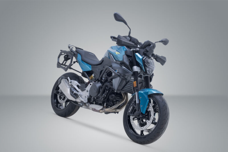 Support latéral PRO Noir. BMW F 900 R / XR (24-).