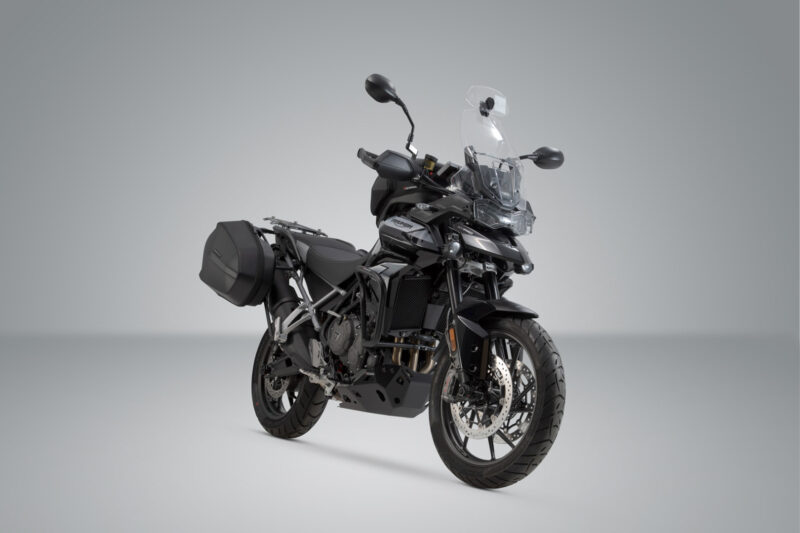 Système de valise latérale AERO ABS 2x25 l. Triumph Tiger 900/ GT/ Rally/ Pro (19-23).