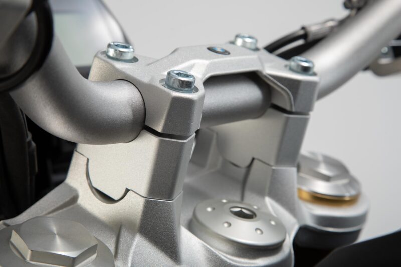 Réhausseur de guidon H=30 mm. Gris. BMW F 850 GS/Adv, F 900 GS.