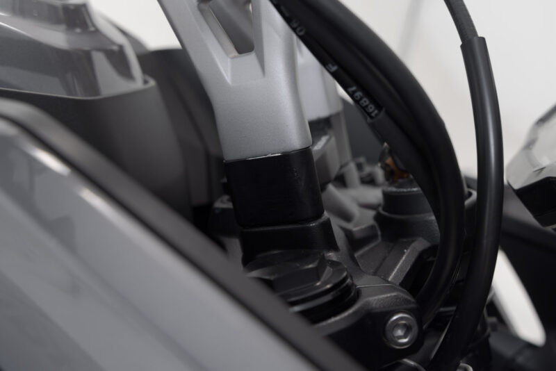 Réhausseur de guidon H=30 mm. Noir. Triumph Tiger Sport 660 / 800.