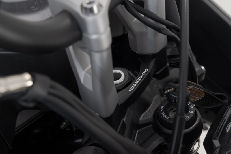 Réhausseur de guidon H=30 mm. Noir. Triumph Tiger Sport 660 / 800.