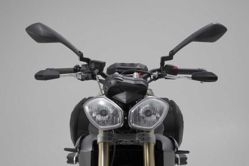 Protège leviers avec déflecteur de vent Noir. Triumph Street Triple 675.