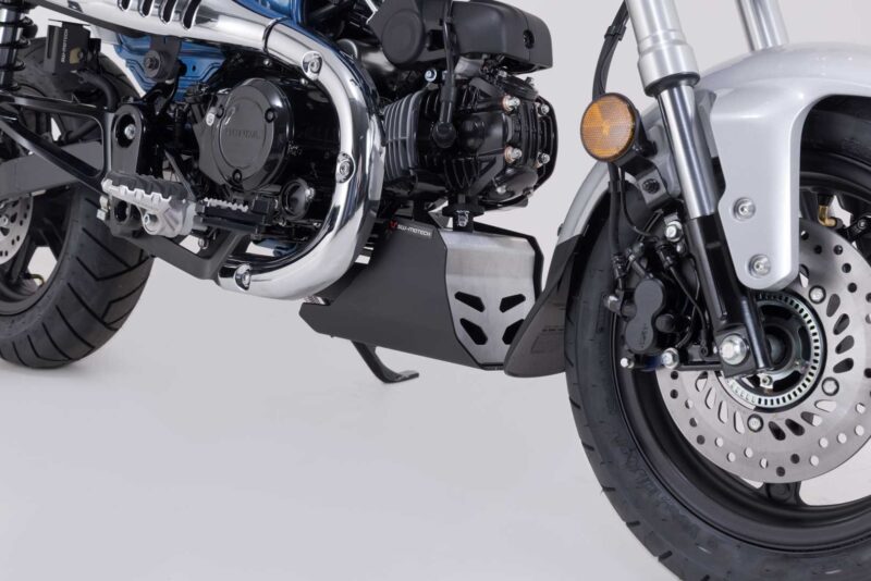 Sabot moteur Noir/Gris. Honda Dax 125 (22-).