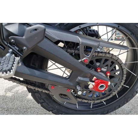 PROTECTION CHAINE CARBONE MAT CNC RACING Ducati DesertX