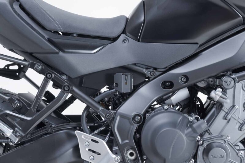 Protection de réservoir de liquide de frein Noir. Yamaha Tracer 9 / GT / GT+ (24-).
