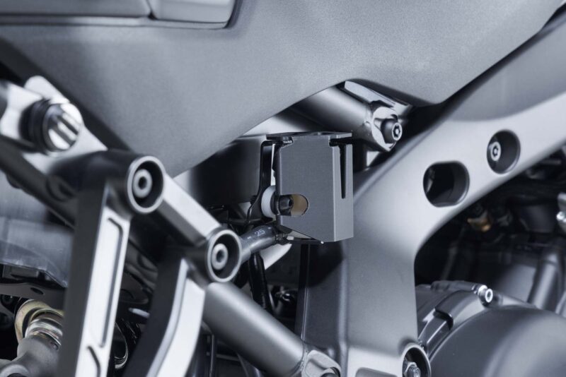 Protection de réservoir de liquide de frein Noir. Yamaha Tracer 9 / GT / GT+ (24-).