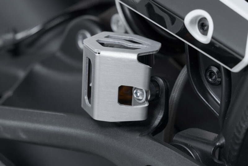 Protection de réservoir de liquide de frein Gris. Modéles BMW / Ducati / KTM / Husqvarna.